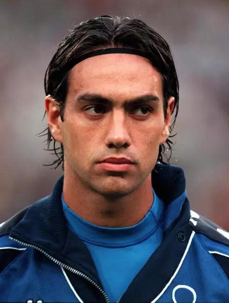 内斯塔因扎吉贝克汉姆欧文劳尔努诺·戈麦斯五,各具特色的球衣当年,你