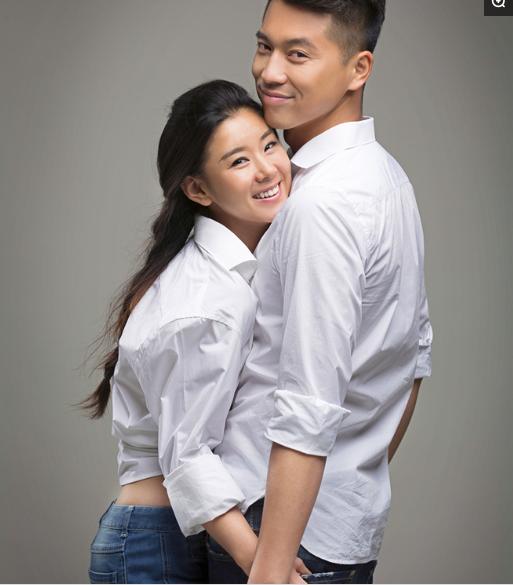 王雷超浪漫昔日撇下儿子带老婆吃西餐喝红酒时还盯老婆钻戒瞧