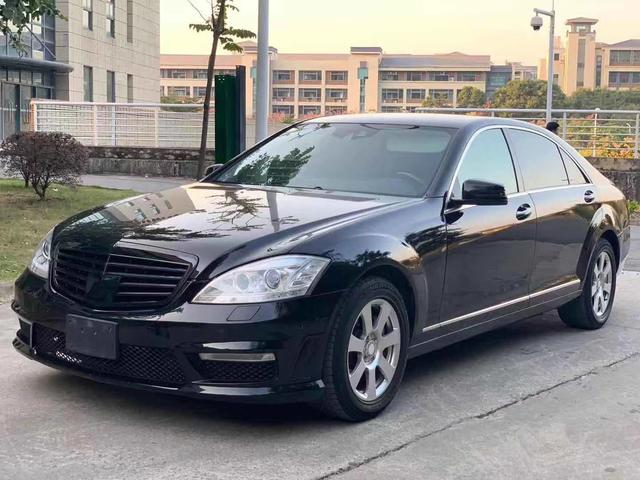 实拍奔驰s350仅售15万,外观大气商务,是令人信赖的优秀座驾
