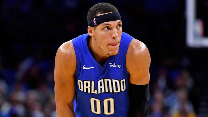 戈登:右膝盖有一些肿胀,预计一天左右的时间就可以消肿