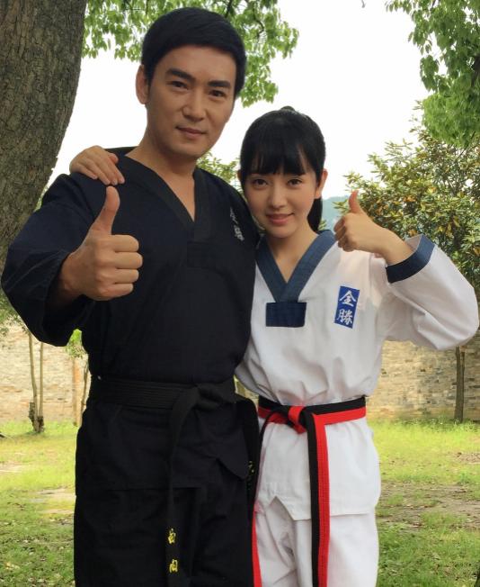 有种"整容"叫曲光雅穿古装,一袭红衣a爆全网,比关晓彤还美