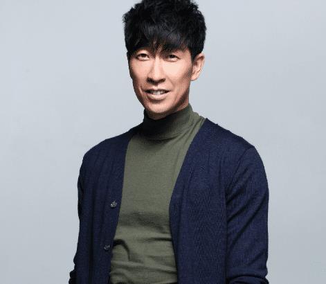 拍戏一条过绰号"王一场",揍完刘德华吊打郭富城,影帝长相