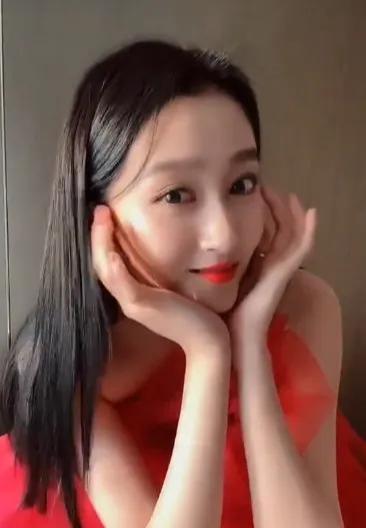 关晓彤晒美拍视频,看到结束时的表情,真不是专门拍给鹿晗看的?