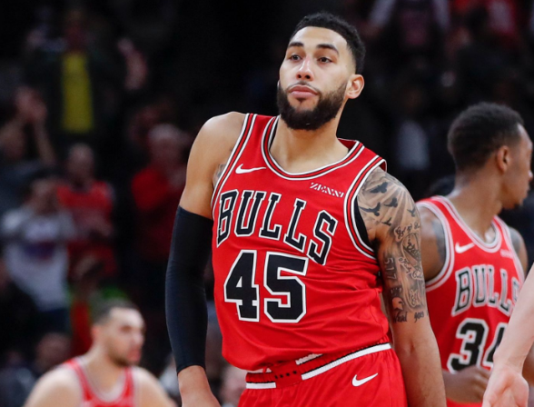 瓦伦丁努力成为一名好队友机会总是会来临的