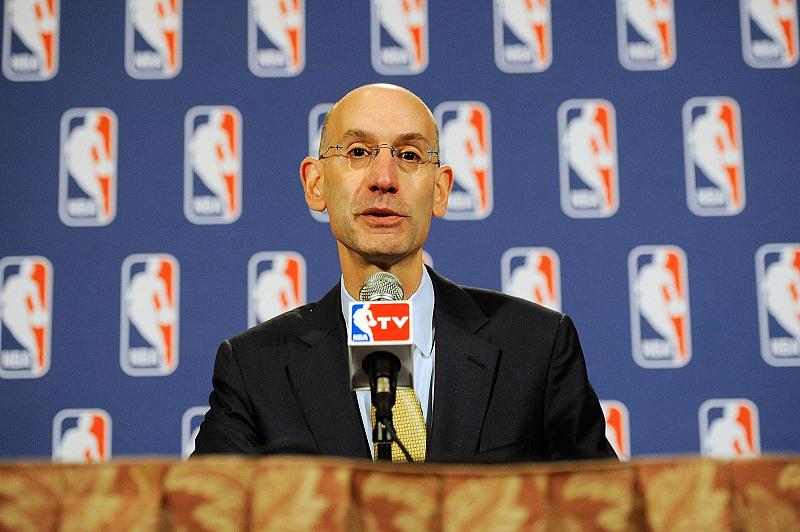 肺炎疫情笼罩下的国际体坛,利益左右着决策者的决断魄力