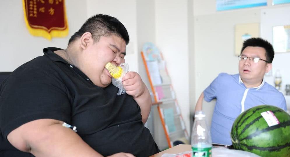 开直播减肥甩肉300斤,现在的女友好美|减肥|健身房|男孩_新浪新闻