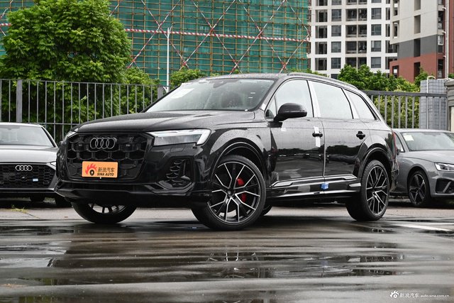 2025款奥迪Q7 55 T<em>FS</em><em>I</em> quattro S line黑武士型