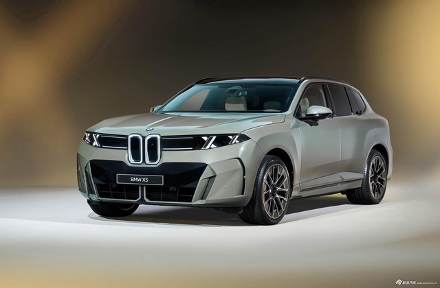 2027款宝马iX5 <em>xDrive</em>60 官图
