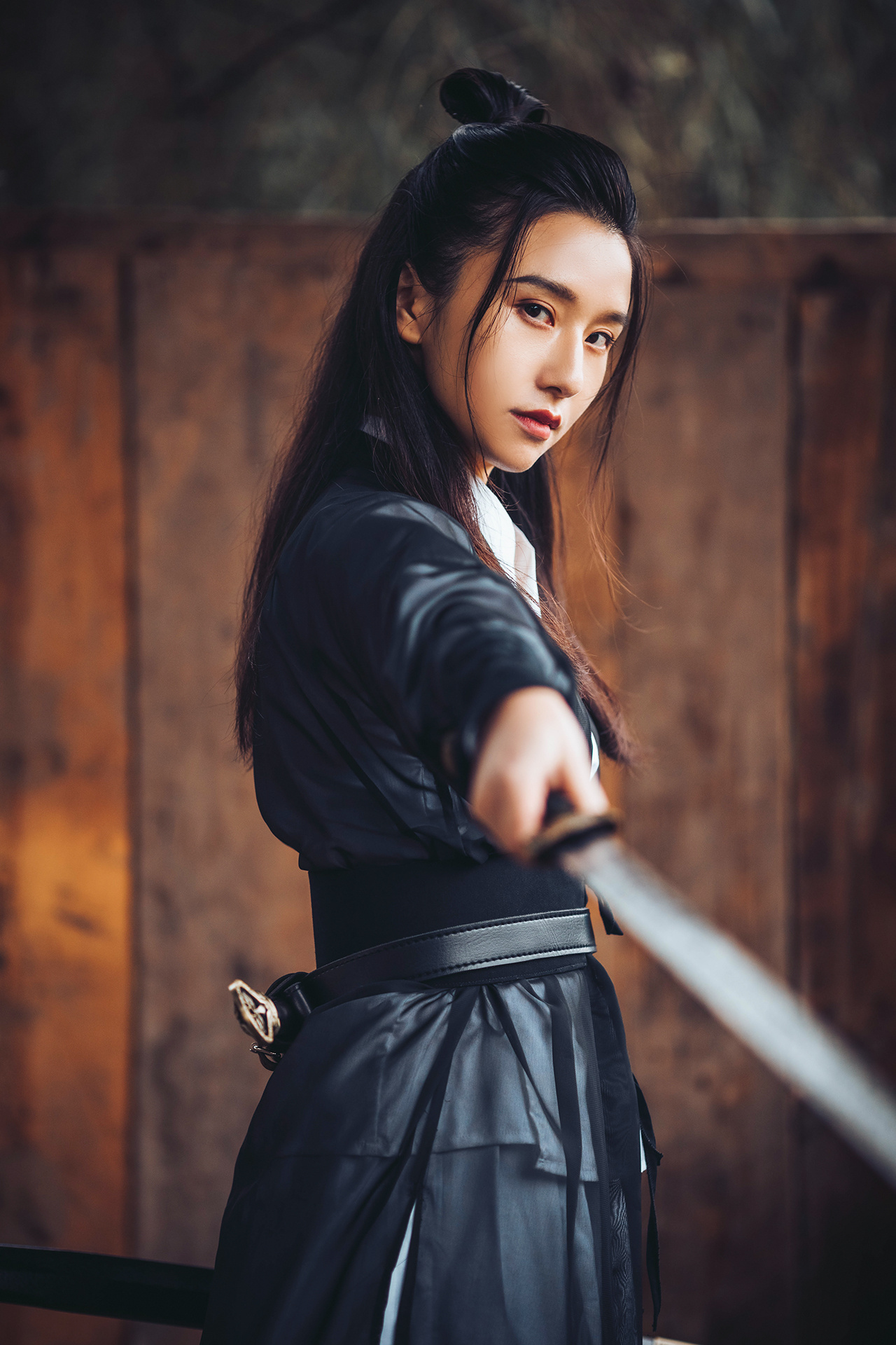 《醉江湖》衣锦夜行 当一生尘埃落定醉酒当歌 那落款沾染血迹麻豆