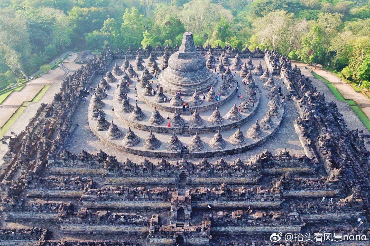印度尼西亚,日惹婆罗浮屠.这座莫拉皮火山之下