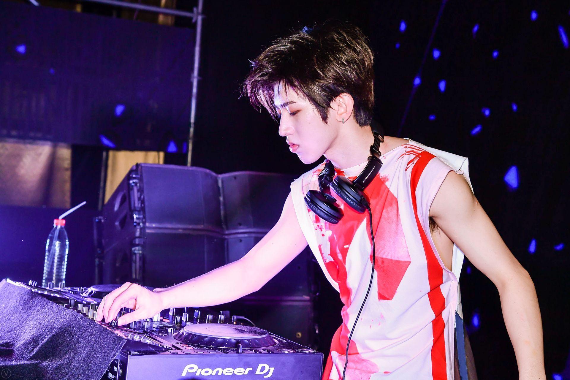 徐坤|蔡徐坤|前辈_新浪新闻