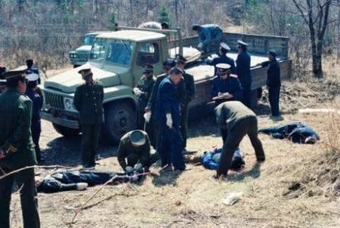 死刑犯的子弹竟是自己出钱临刑前每人发800元比这人道多了