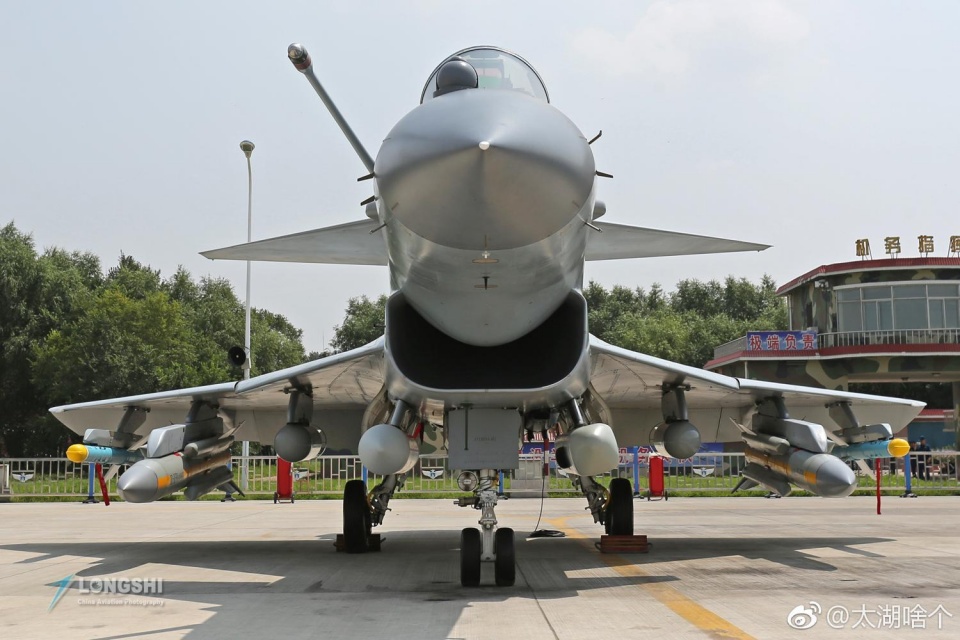 歼10已在中国空军服役15年,这样改进可向三代半看齐