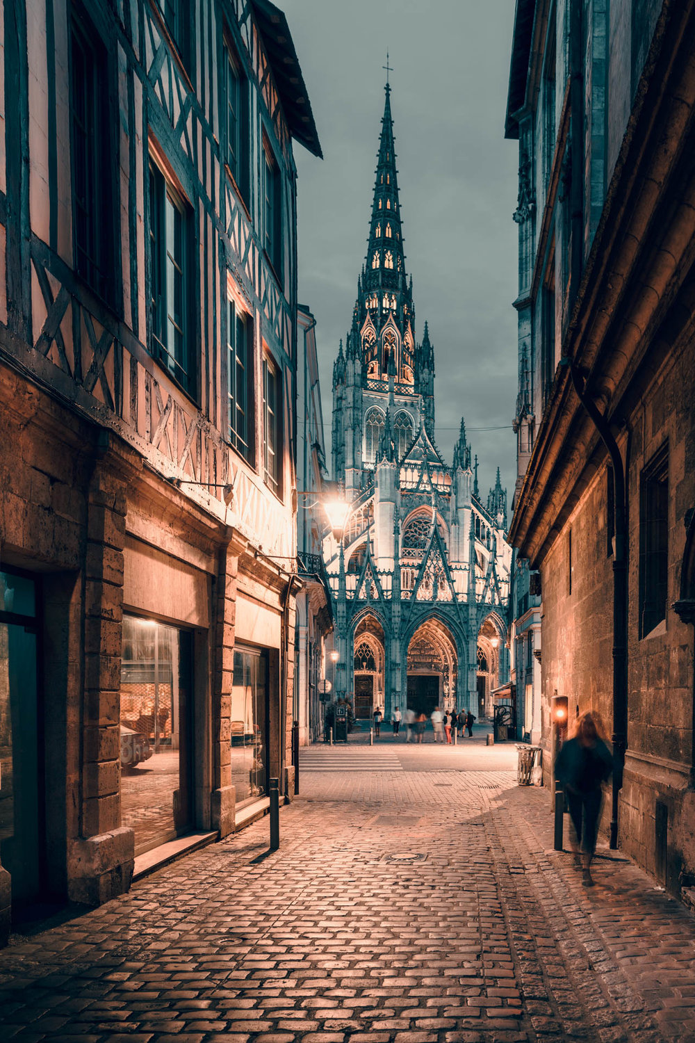 法国鲁昂不像巴黎那样繁华但却散发着诺曼底古城的独特气息漫步在小