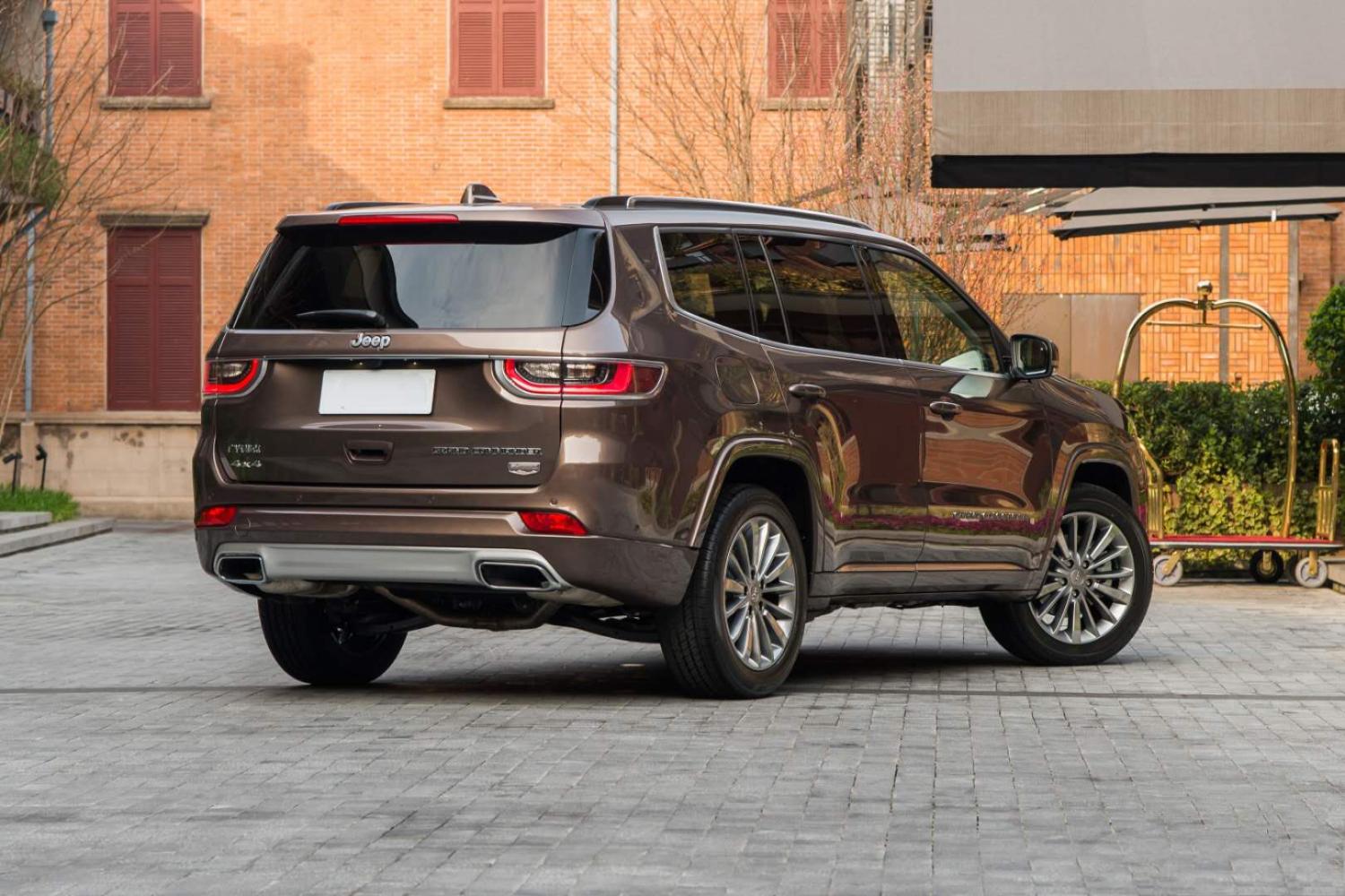 jeep7座suv大指挥官即将到来, 想买7座大型suv的你不妨再等等?