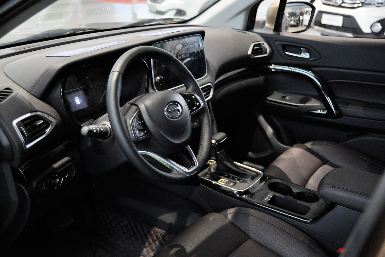 功能配置丰富内饰整体视效仍有提升空间传祺gs4内饰浅析