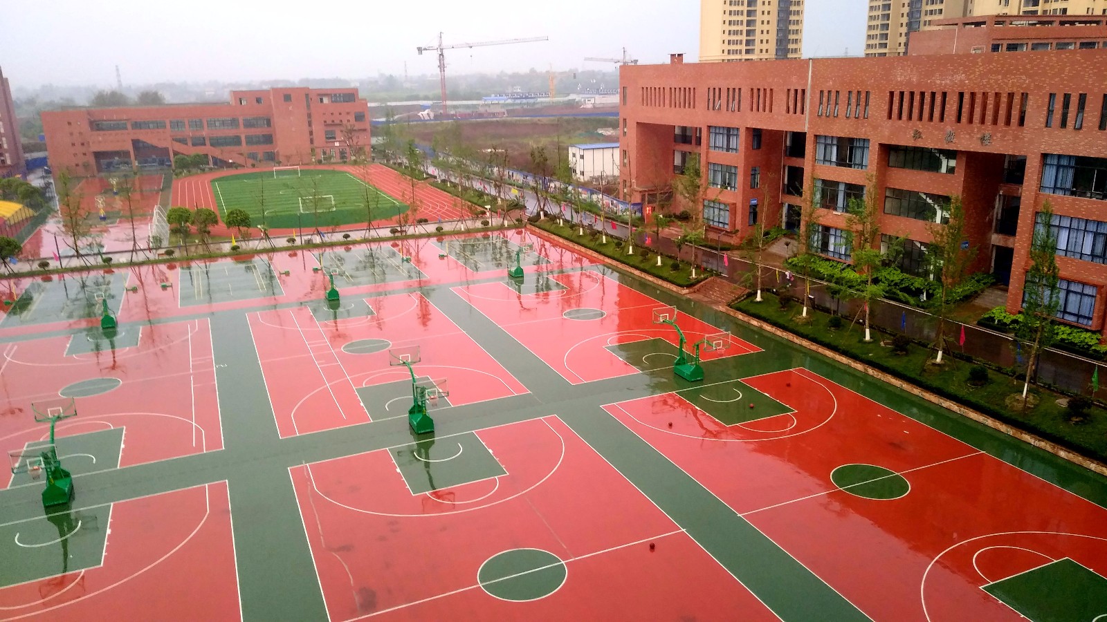 你见过雨后的川师大七中吗_新浪看点