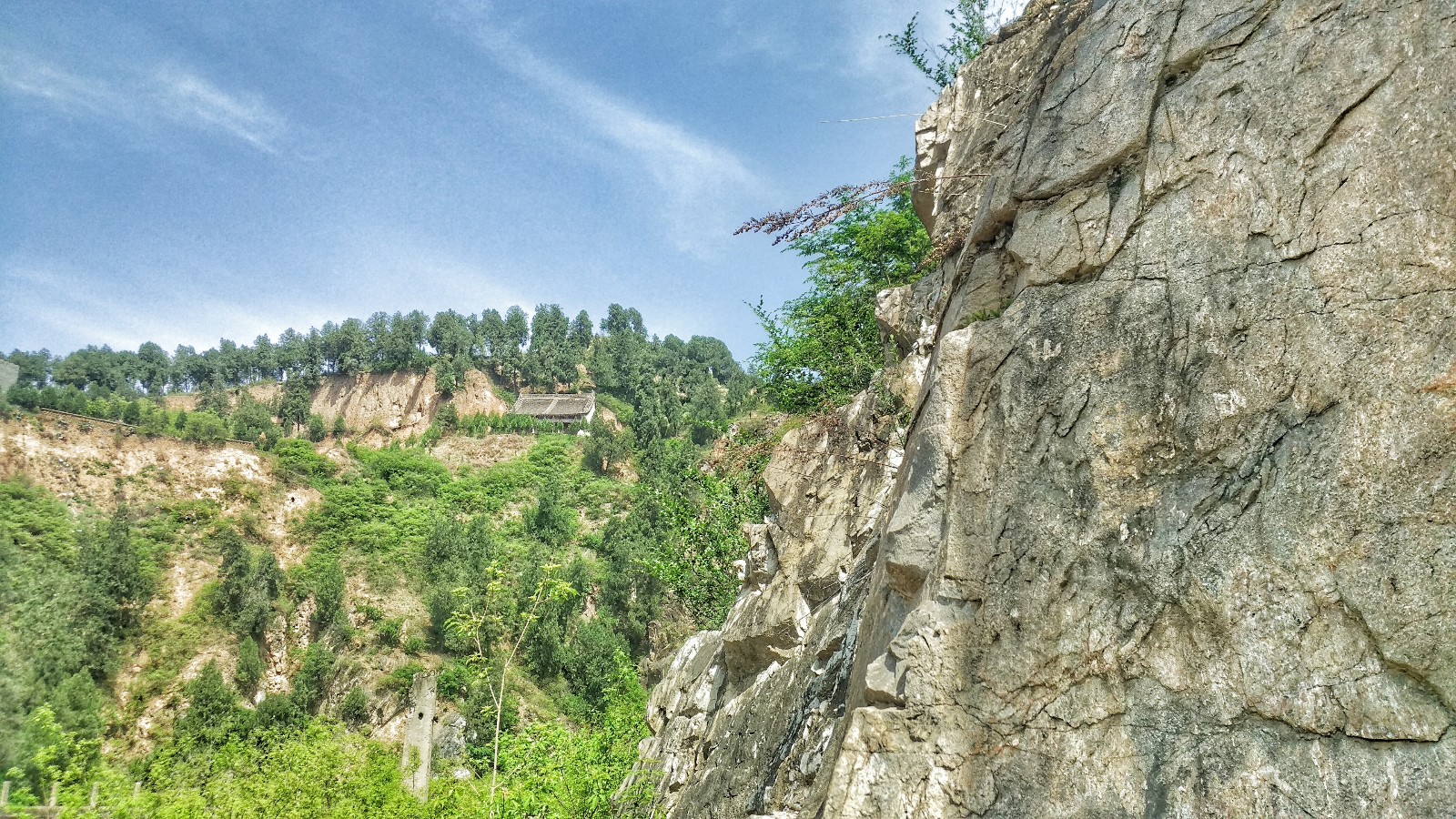 陕西省乾县八景之一的龙岩寺景区实拍,美不胜收!