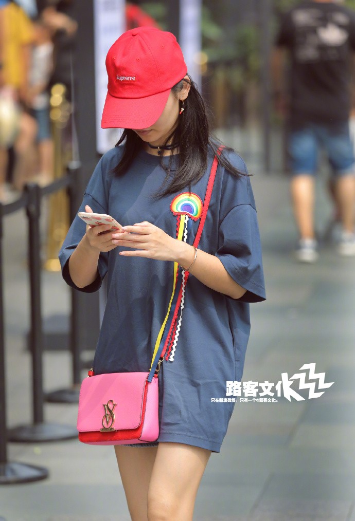 look街拍成都太古里步行街高颜值潮人聚集地