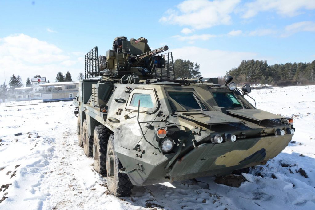 乌克兰军工艰难走出"灾难边缘":btr-4e型装甲车加强乌军力量