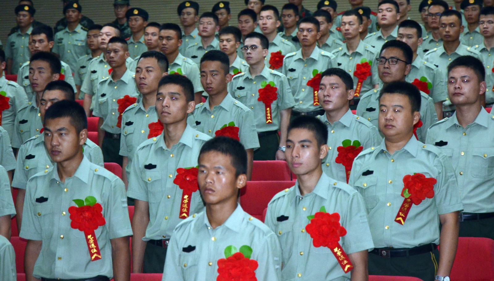 退伍老兵|热血男儿|军装_新浪新闻