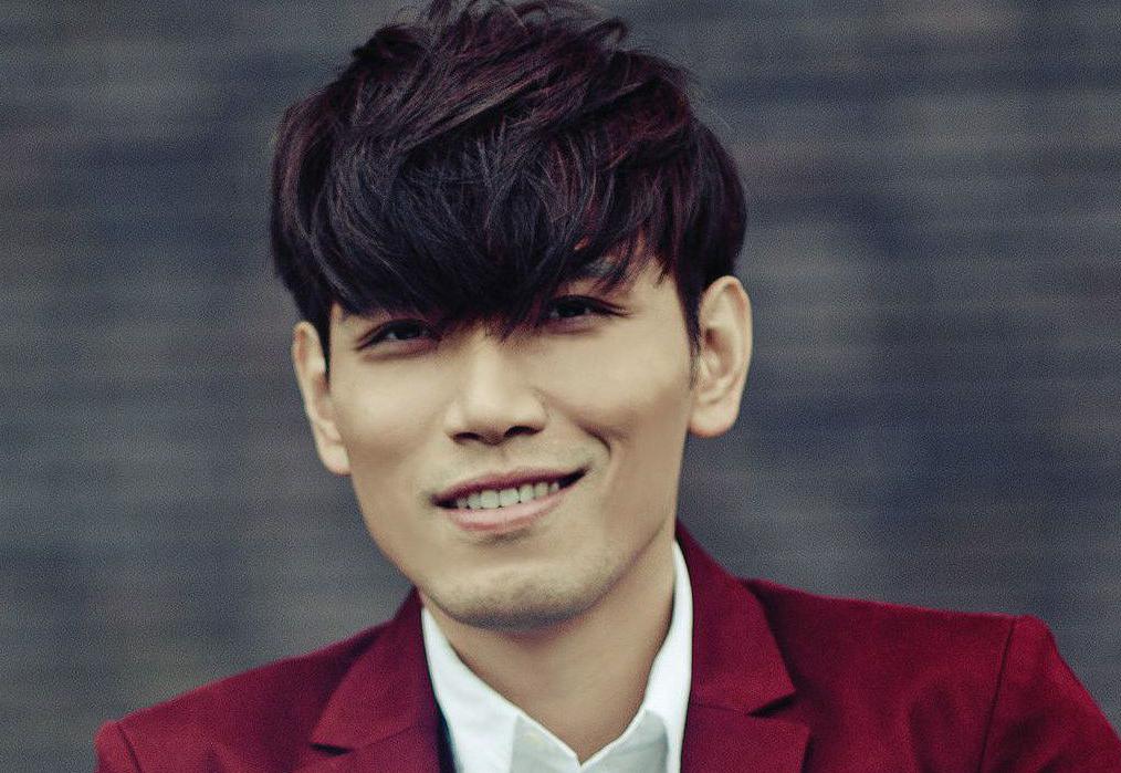 催泪歌神杨宗纬个人照片,虽其貌不扬但气场强大到爆炸