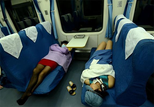 同样是火车卧铺过夜中国脚臭熏天日本却像青年旅馆