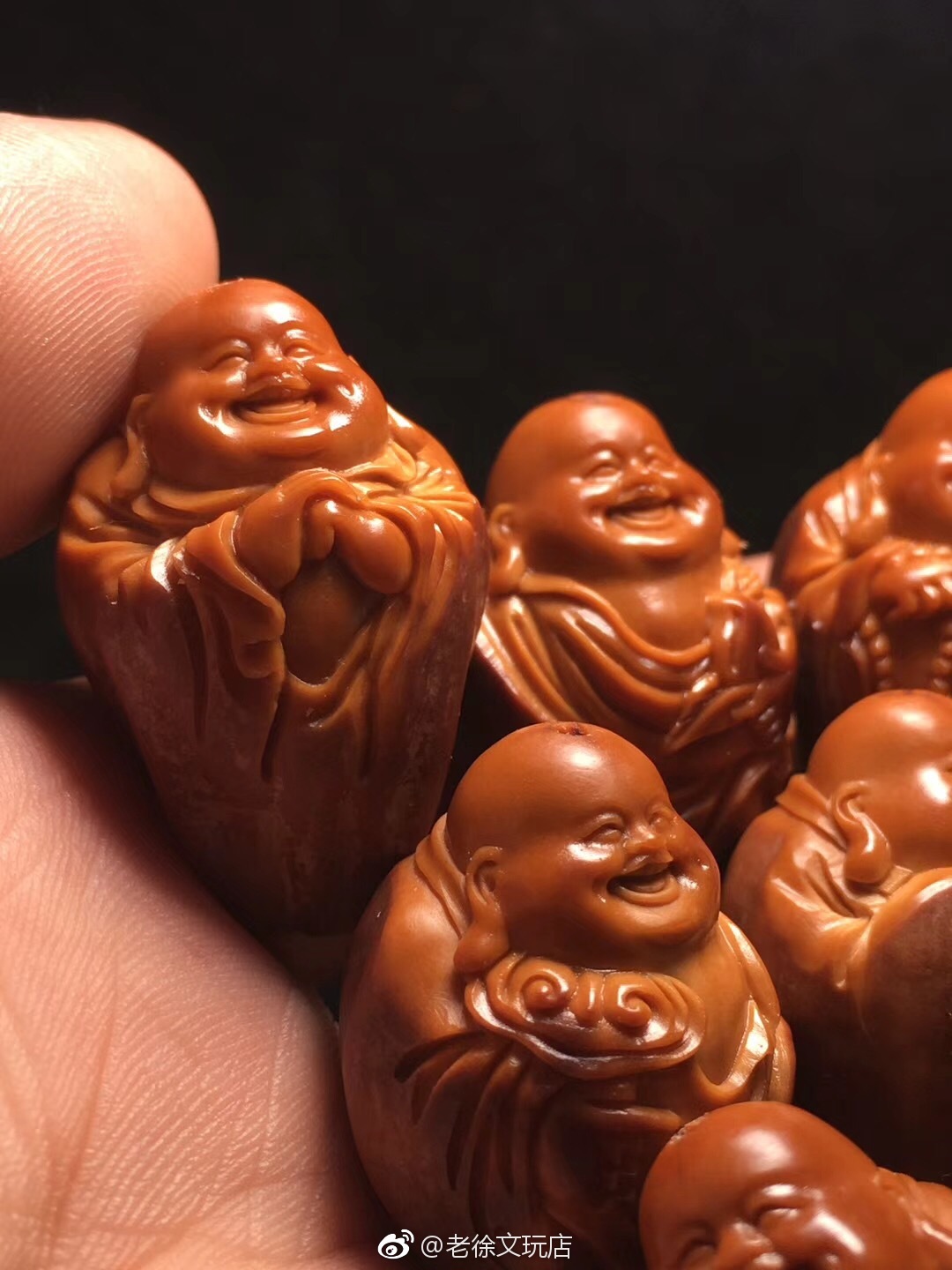 橄榄核雕:紫皮包衣弥勒 2.0×3.