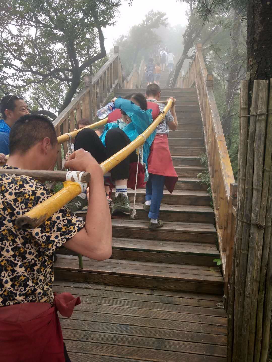 想享受还不好意思捂着脸