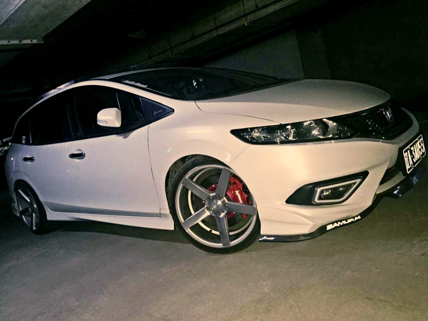 小刘:"我的杰德是16年10月提的,那时候还真的不知道什么叫改装,只想让