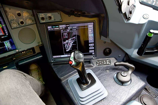 波音飞机和空客飞机的操纵杆不一样在哪开车和开战斗机