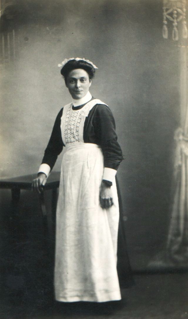 老照片二十世纪初的英国女佣4