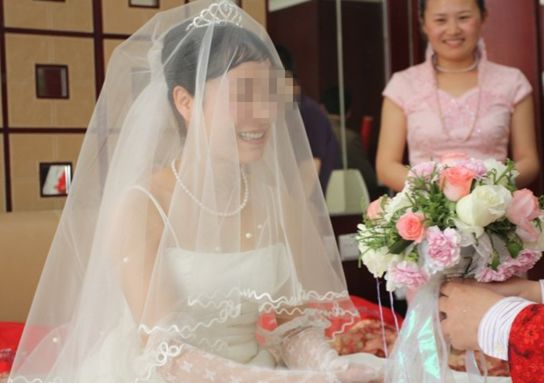 19岁少女坚持与白化病患者结婚生子,结果胎儿出生后,傻眼了!