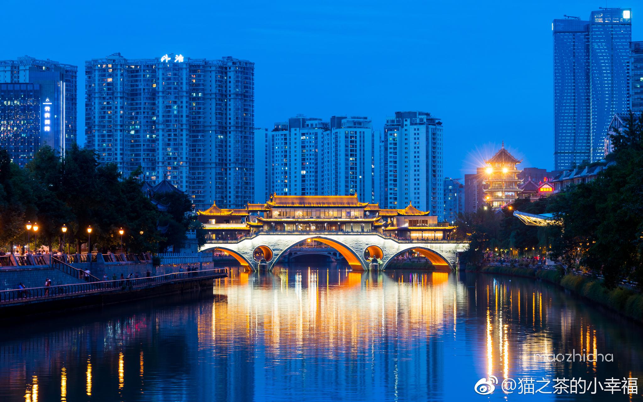 成都九眼桥夜景了解一下