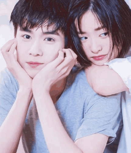 来看少女心泛滥,最萌身高差, 全程甜宠的小美好吧