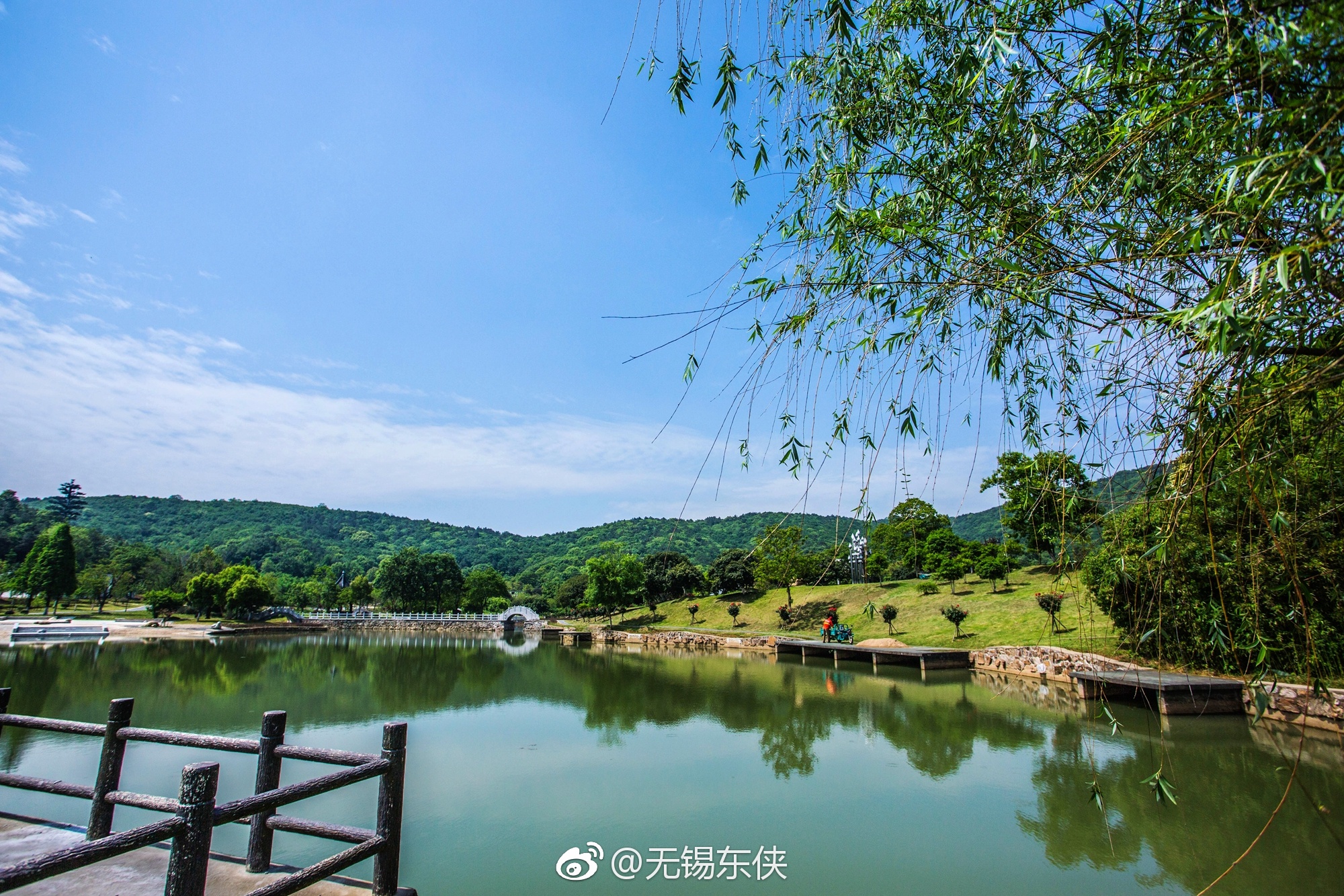 无锡龙寺生态园位于太湖山水城旅游度假区军嶂山风景区南麓