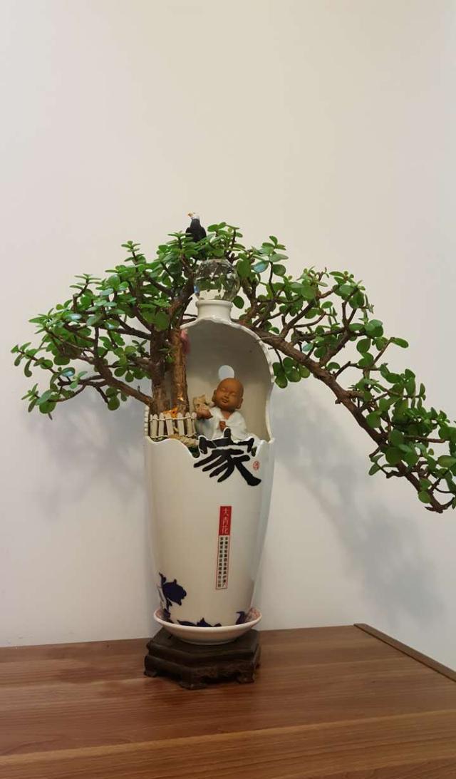 花友捡来空酒瓶做成花盆, 只需简单3步, 比买的好看100倍!