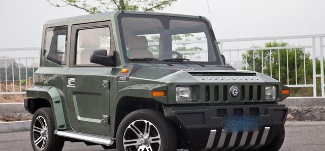 定位"越野车",车长3.1米,宽度却达到了1.8米.高度超过1.