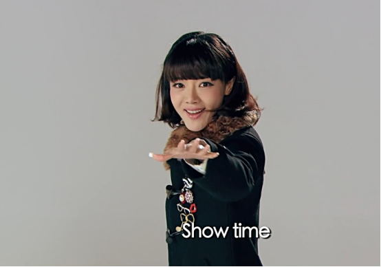 演艺的热爱丝毫不减,她有一个江湖失传多年的绝学:"唐氏表演法则 show