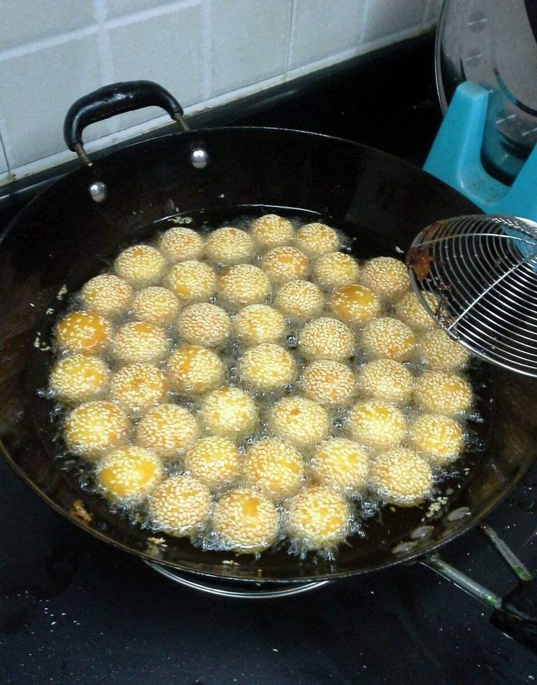 口味酥脆甜美炸南瓜丸子的简易做法