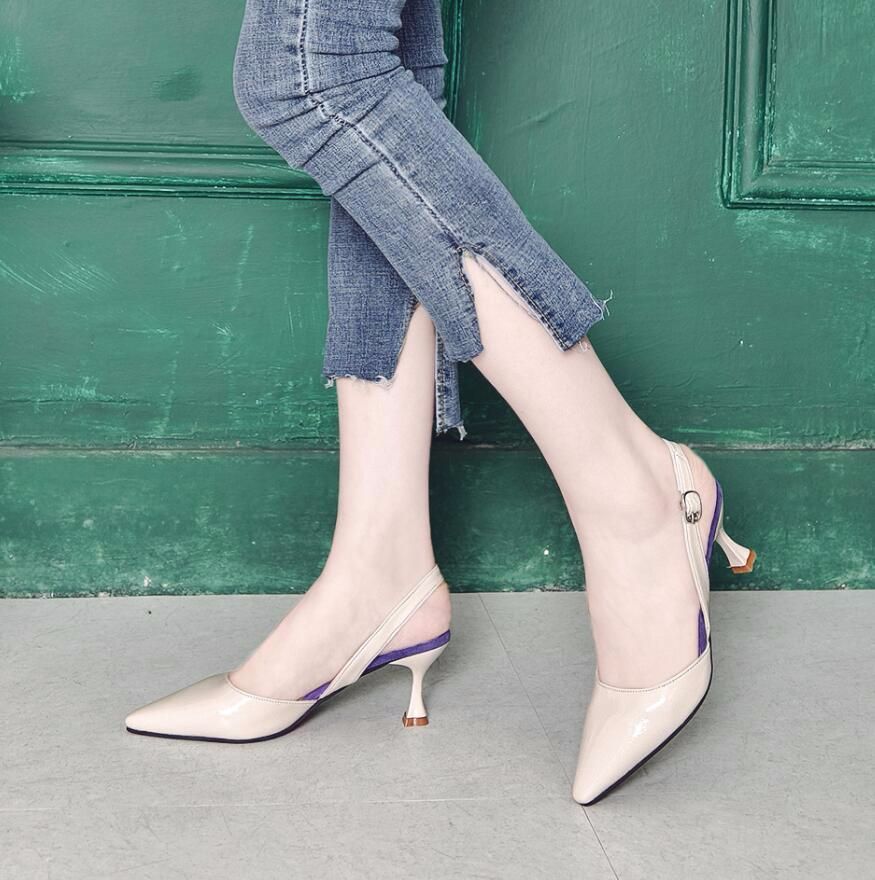 小女人爱尖头高跟鞋显高挑迷人的气质