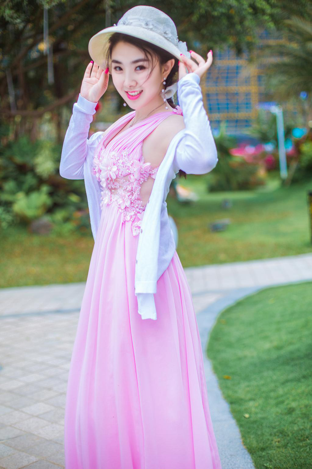 歌手肖洋甜美写真曝光宛如邻家小姐姐