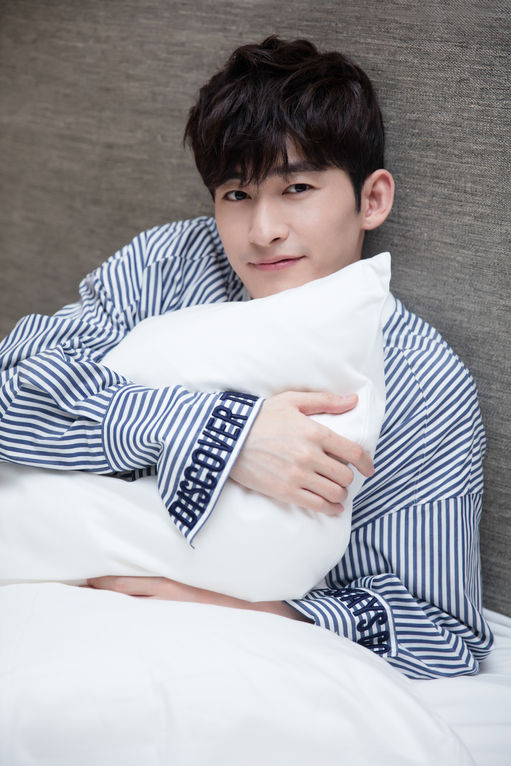 停更130多天的张翰再次更博,这一次他发博的时间别有深意