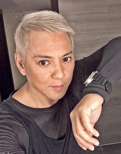 周星驰曾给他当配角,今无戏可拍种茶叶,妻子身份不俗,女儿惊艳|莫少聪