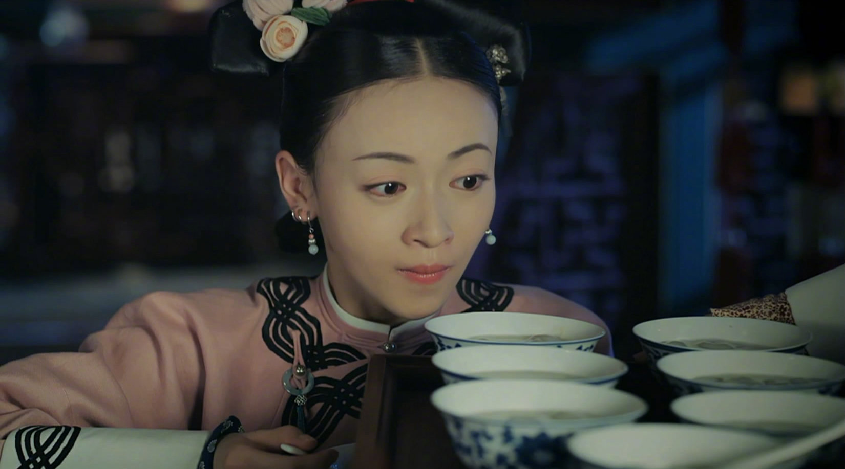 yxgl开播,魏璎珞被高贵妃捉来兴师问罪,这段装疯