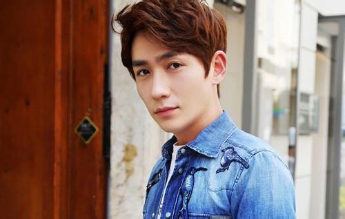 林俊杰在重庆买房?沈月要求经纪人素颜工作?