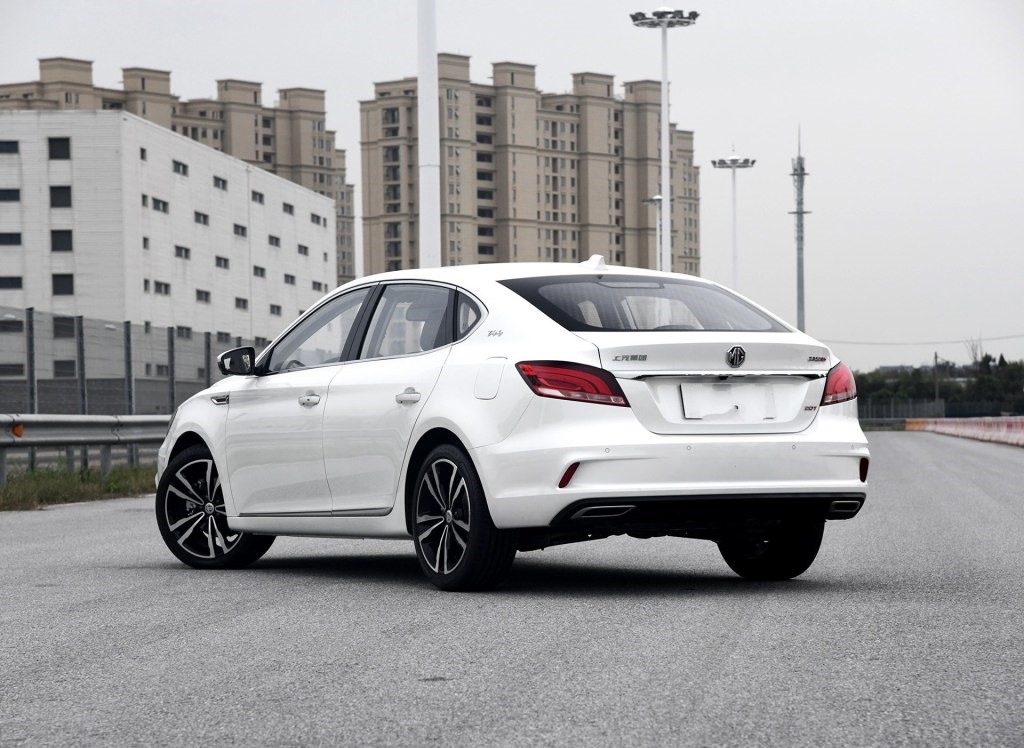 轩逸买早了!这车长4.69米,轴距2.71米,仅9万起,169马力