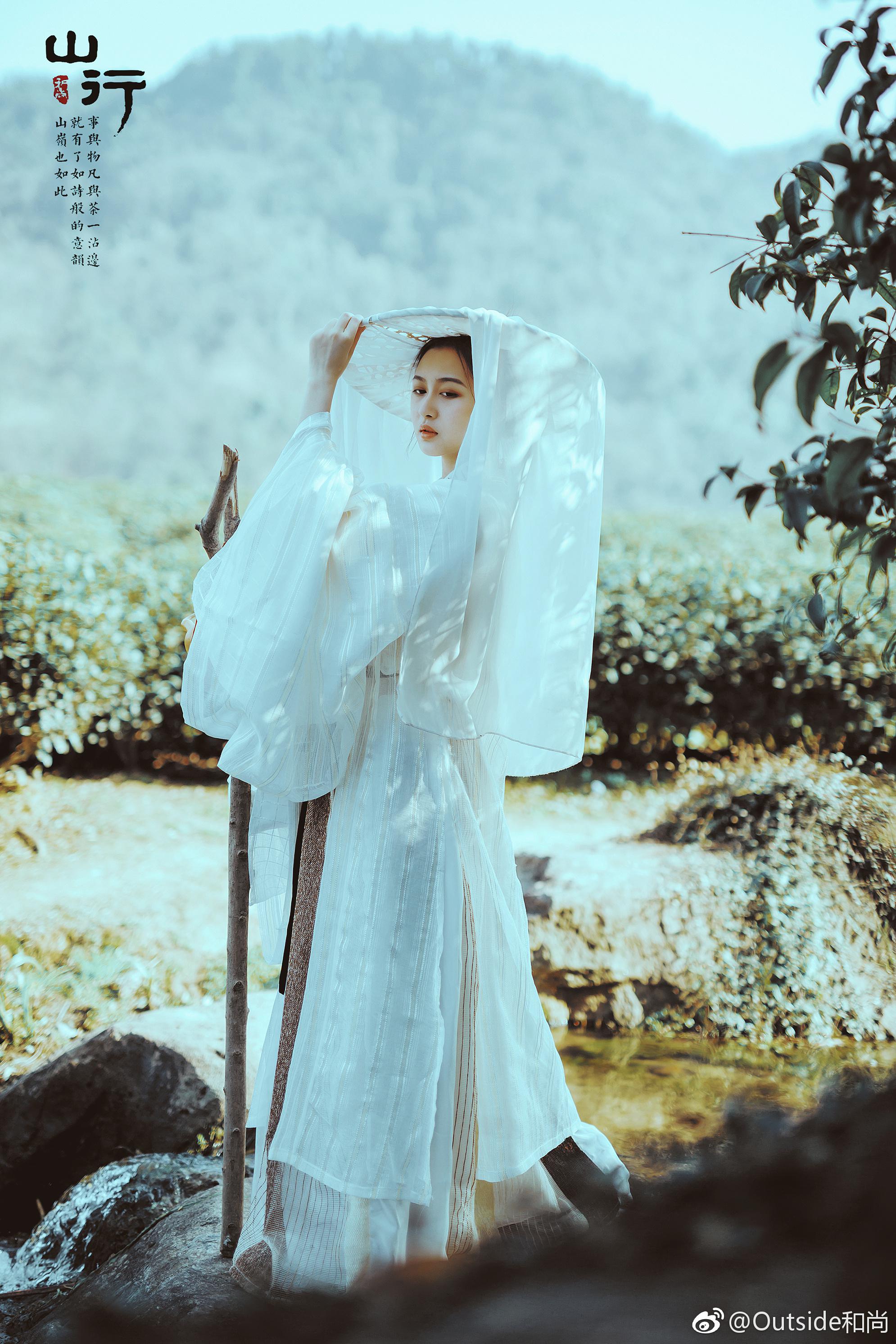 山行一步踏尽一树白一桥轻雨一伞开一梦黄粱一壶酒一身白衣