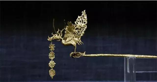 欧亚达·卓刀泉古玩城:中国古代女性发饰中的钗、簪、步摇|金簪|发钗|首饰_新浪新闻