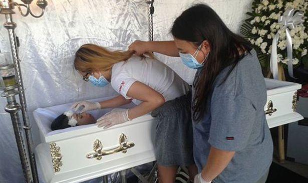 这名女子年纪轻轻亲手安排自己的葬礼, 父母满足她